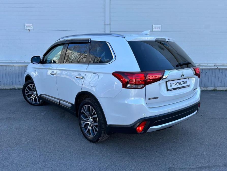 Mitsubishi Outlander III Рестайлинг 2 Санкт-Петербург  - изображение 5