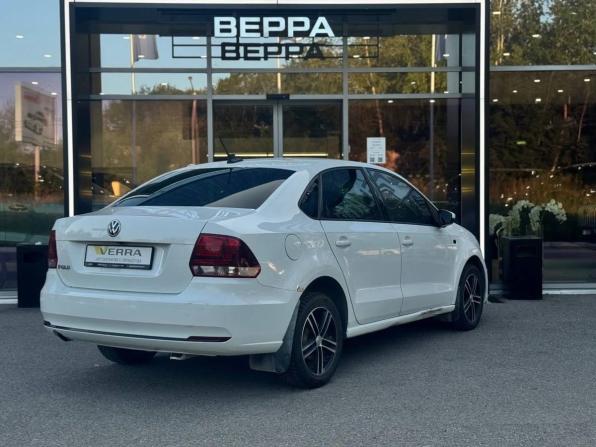 Volkswagen Polo V Рестайлинг с пробегом 2018 года, цена 910 000 рублей, 176098 км, седан, Автокод Объявления