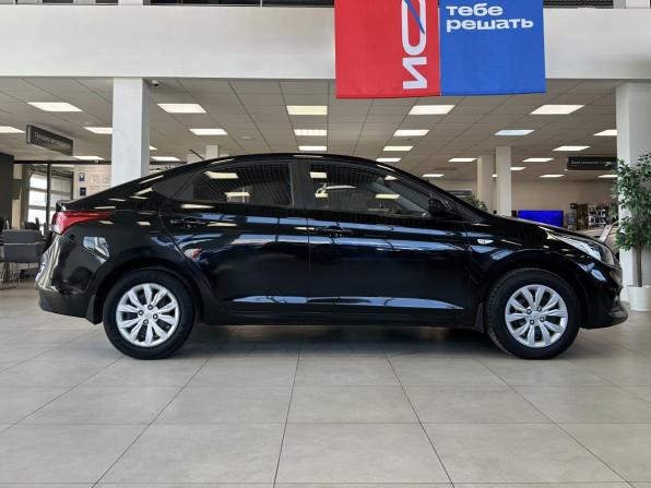 Hyundai Solaris II с пробегом 2018 года, цена 1 290 000 рублей, 77036 км, седан, Автокод Объявления