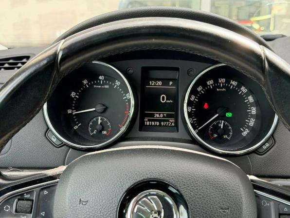 Skoda Yeti I Рестайлинг с пробегом 2015 года, цена 1 150 000 рублей, 180000 км, внедорожник, Автокод Объявления