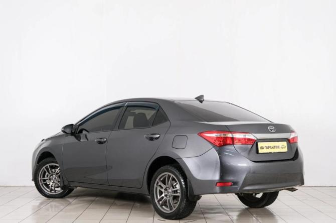 Toyota Corolla XI (E160 E170 E180) Рестайлинг 1 с пробегом 2018 года, цена 1 749 000 рублей, 126000 км, седан, Автокод Объявления