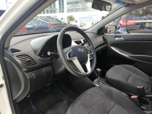 Hyundai Solaris I Рестайлинг с пробегом 2016 года, цена 980 000 рублей, 125542 км, хэтчбек, Автокод Объявления