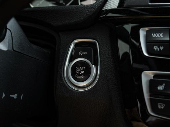 BMW 3 серии VI (F3x) Рестайлинг с пробегом 2018 года, цена 3 200 000 рублей, 98930 км, седан, Автокод Объявления