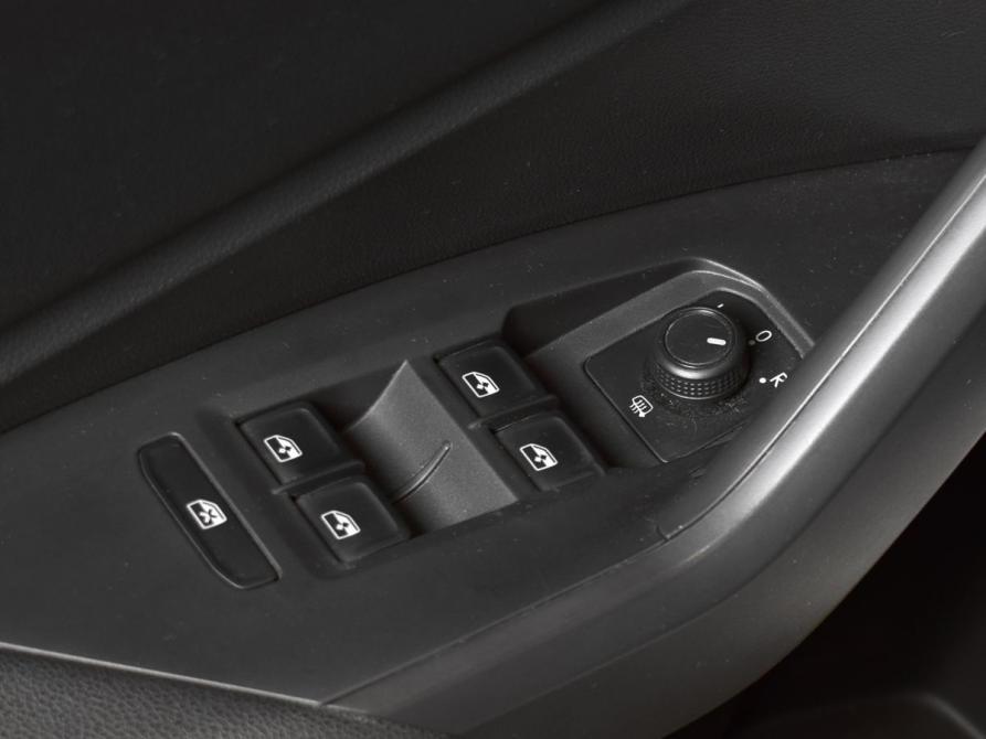 Volkswagen Jetta VII Кемерово  - изображение 22