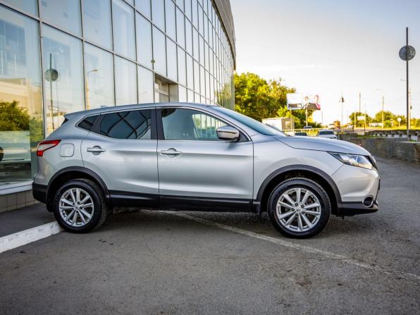 Nissan Qashqai II с пробегом 2017 года, цена 1 698 000 рублей, 111242 км, внедорожник, Автокод Объявления