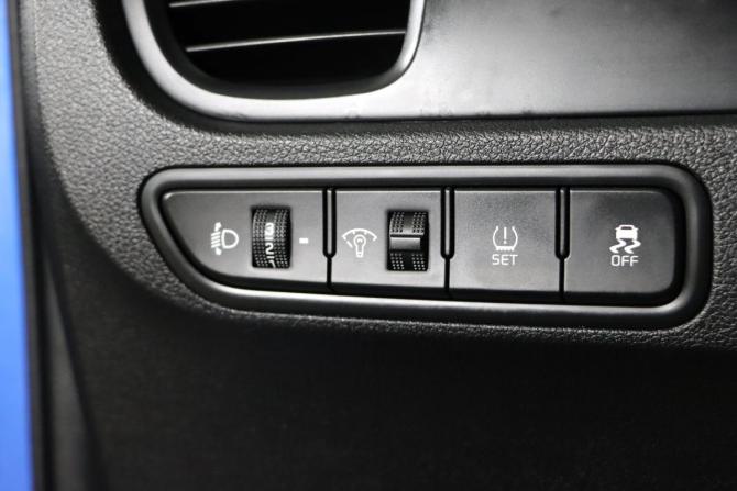 Kia Rio IV с пробегом 2018 года, цена 1 269 990 рублей, 201791 км, хэтчбек, Автокод Объявления
