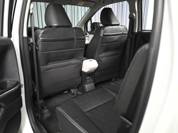 Toyota Veloz с пробегом 2023 года, цена 2 779 000 рублей, 25083 км, минивэн, Автокод Объявления