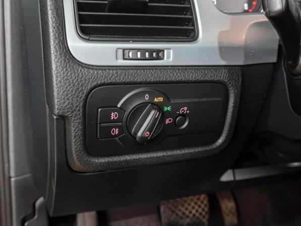 Volkswagen Touareg II с пробегом 2012 года, цена 1 799 000 рублей, 280330 км, внедорожник, Автокод Объявления