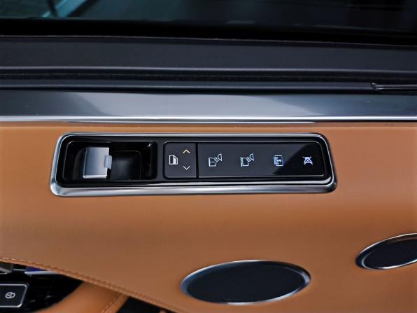 Land Rover Range Rover IV Рестайлинг с пробегом 2018 года, цена 6 290 000 рублей, 109335 км, внедорожник, Автокод Объявления