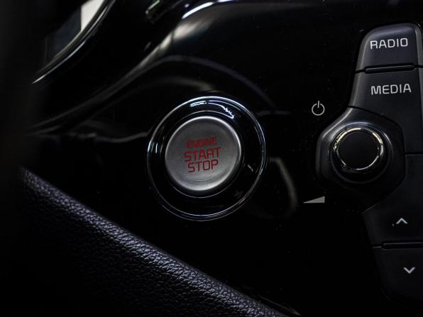 Kia Ceed II Рестайлинг с пробегом 2018 года, цена 1 290 000 рублей, 239600 км, хэтчбек, Автокод Объявления