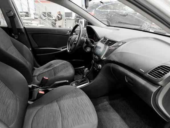 Hyundai Solaris I Рестайлинг с пробегом 2016 года, цена 699 000 рублей, 243176 км, седан, Автокод Объявления