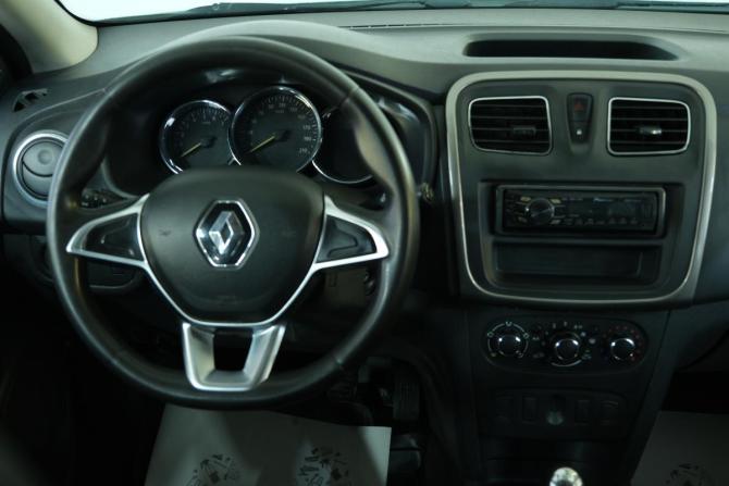 Renault Logan II Рестайлинг с пробегом 2020 года, цена 699 000 рублей, 137000 км, седан, Автокод Объявления