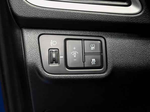 Hyundai Solaris II с пробегом 2017 года, цена 1 400 000 рублей, 61164 км, седан, Автокод Объявления