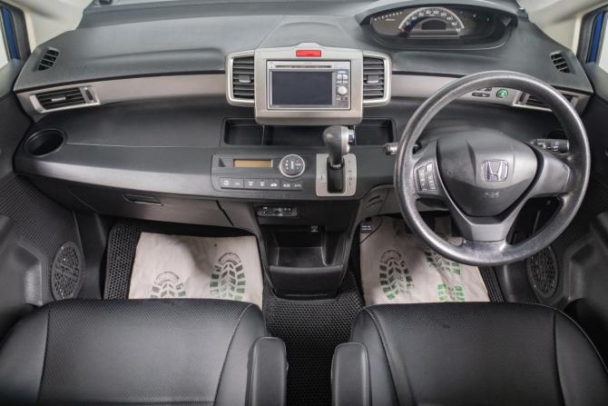 Honda Freed I Рестайлинг с пробегом 2013 года, цена 1 229 000 рублей, 133000 км, компактвэн, Автокод Объявления