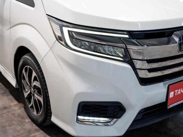 Honda Stepwgn V Рестайлинг с пробегом 2019 года, цена 2 100 000 рублей, 71400 км, минивэн, Автокод Объявления