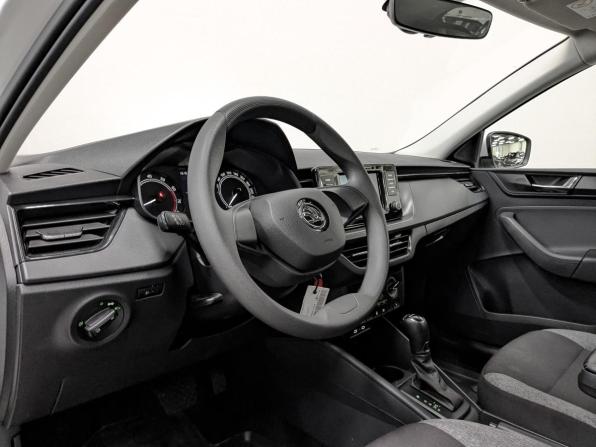 Skoda Rapid II с пробегом 2022 года, цена 1 725 000 рублей, 64409 км, лифтбек, Автокод Объявления
