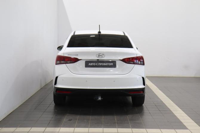 Hyundai Solaris II Рестайлинг с пробегом 2021 года, цена 1 654 000 рублей, 53118 км, седан, Автокод Объявления