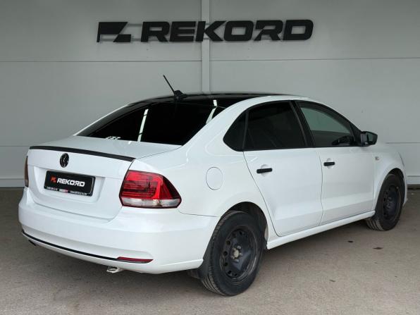 Volkswagen Polo V Рестайлинг с пробегом 2017 года, цена 739 000 рублей, 142788 км, седан, Автокод Объявления