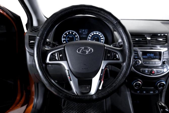 Hyundai Solaris I Рестайлинг с пробегом 2015 года, цена 910 000 рублей, 240461 км, седан, Автокод Объявления