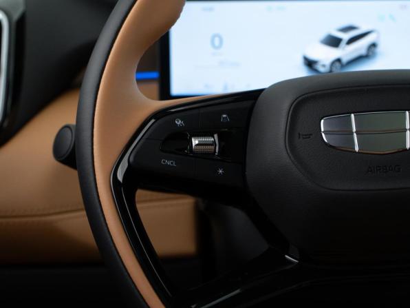 Geely Atlas II с пробегом 2025 года, цена 3 198 046 рублей, 30 км, внедорожник, Автокод Объявления