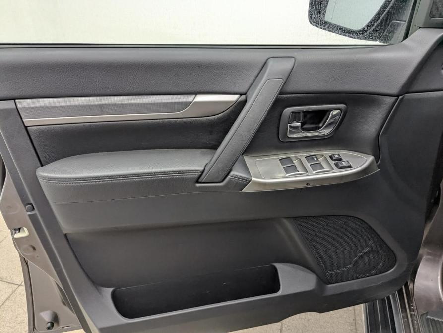 Mitsubishi Pajero IV Рестайлинг 2 Москва  - изображение 19