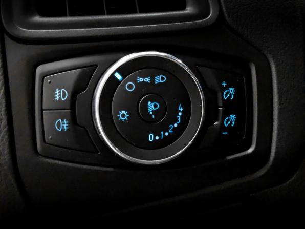 Ford Focus III с пробегом 2013 года, цена 890 000 рублей, 77873 км, хэтчбек, Автокод Объявления