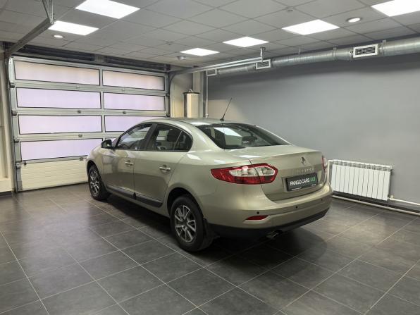 Renault Fluence I Рестайлинг с пробегом 2014 года, цена 950 000 рублей, 121989 км, седан, Автокод Объявления