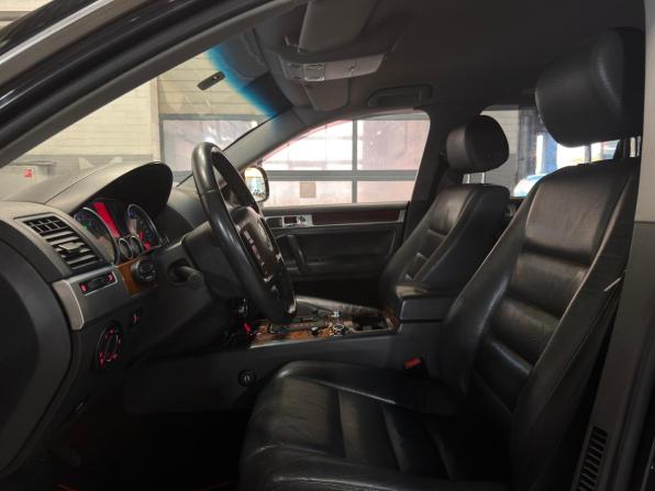 Volkswagen Touareg I Рестайлинг с пробегом 2007 года, цена 699 000 рублей, 364857 км, внедорожник, Автокод Объявления