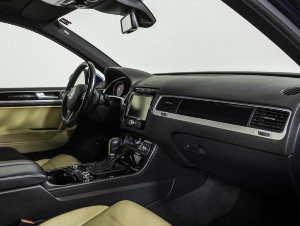 Volkswagen Touareg II с пробегом 2014 года, цена 3 158 100 рублей, 212587 км, внедорожник, Автокод Объявления