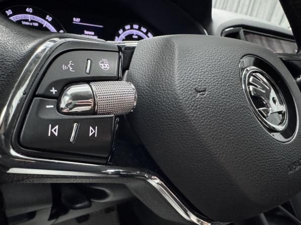 Skoda Karoq I с пробегом 2021 года, цена 1 733 000 рублей, 204960 км, внедорожник, Автокод Объявления