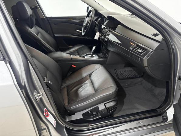 BMW 5 серии V (E60/E61) Рестайлинг с пробегом 2009 года, цена 1 460 000 рублей, 236641 км, седан, Автокод Объявления