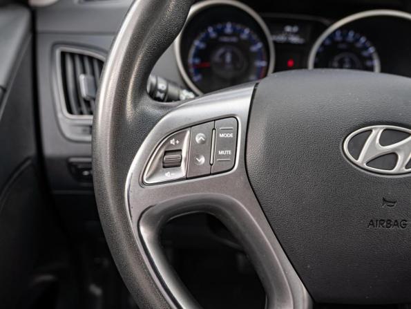Hyundai ix35 I Рестайлинг с пробегом 2015 года, цена 1 500 000 рублей, 231766 км, внедорожник, Автокод Объявления