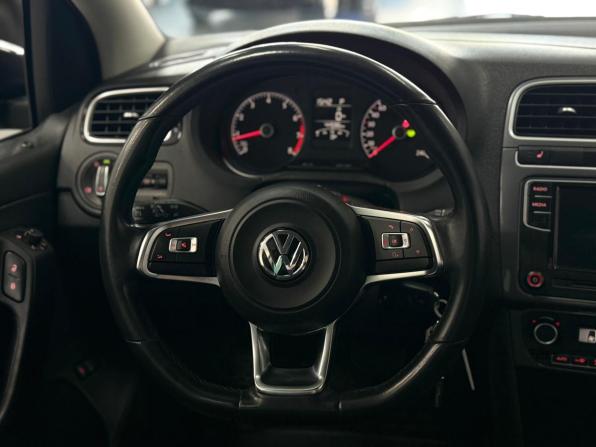 Volkswagen Polo V Рестайлинг с пробегом 2019 года, цена 1 500 000 рублей, 44596 км, седан, Автокод Объявления