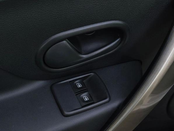 Renault Sandero II Рестайлинг с пробегом 2021 года, цена 1 450 000 рублей, 27370 км, хэтчбек, Автокод Объявления