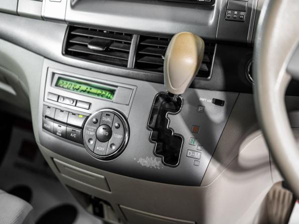 Toyota Estima III Рестайлинг с пробегом 2008 года, цена 1 475 000 рублей, 139387 км, минивэн, Автокод Объявления