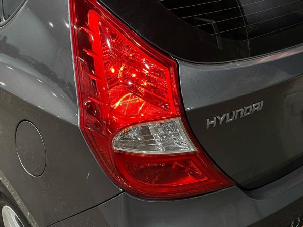 Hyundai Solaris I Рестайлинг с пробегом 2015 года, цена 890 000 рублей, 178380 км, хэтчбек, Автокод Объявления