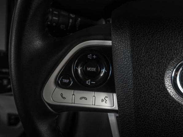 Toyota Prius IV (XW50) с пробегом 2016 года, цена 1 749 000 рублей, 152370 км, лифтбек, Автокод Объявления