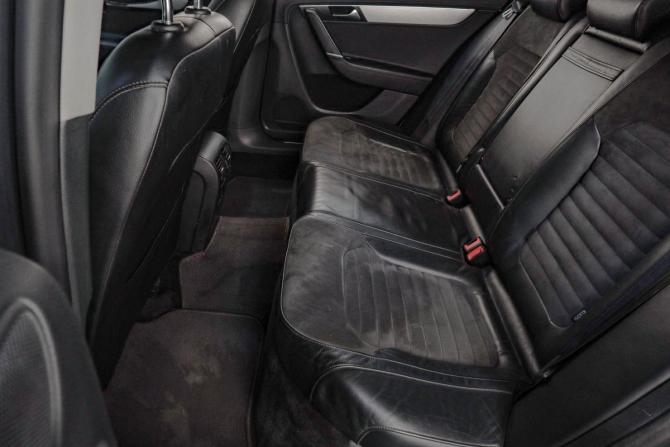 Volkswagen Passat B7 с пробегом 2011 года, цена 959 000 рублей, 330900 км, седан, Автокод Объявления