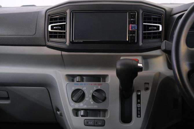 Daihatsu Mira e:S II с пробегом 2021 года, цена 859 000 рублей, 33000 км, хэтчбек, Автокод Объявления