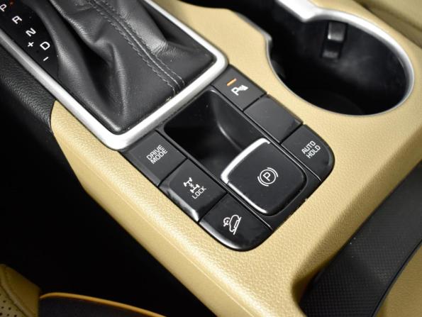 Kia Sportage IV Рестайлинг с пробегом 2019 года, цена 2 109 900 рублей, 176734 км, внедорожник, Автокод Объявления