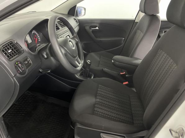 Volkswagen Polo V Рестайлинг с пробегом 2019 года, цена 1 070 000 рублей, 104976 км, седан, Автокод Объявления
