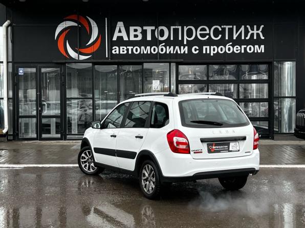 Lada (ВАЗ) Granta I Рестайлинг с пробегом 2023 года, цена 805 500 рублей, 54156 км, универсал, Автокод Объявления