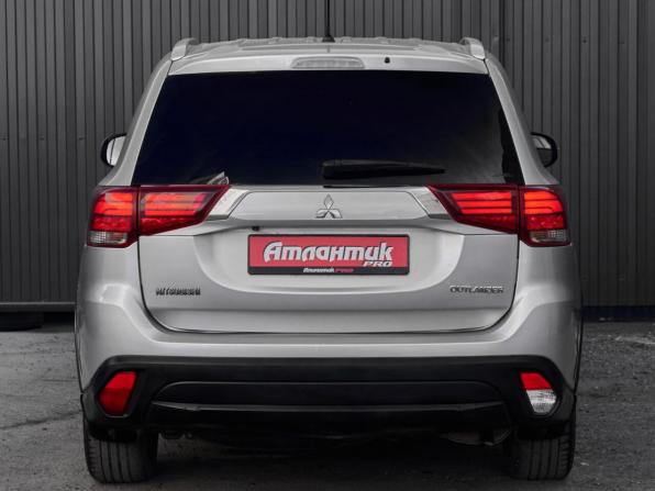 Mitsubishi Outlander III Рестайлинг 2 с пробегом 2016 года, цена 1 999 000 рублей, 171157 км, внедорожник, Автокод Объявления