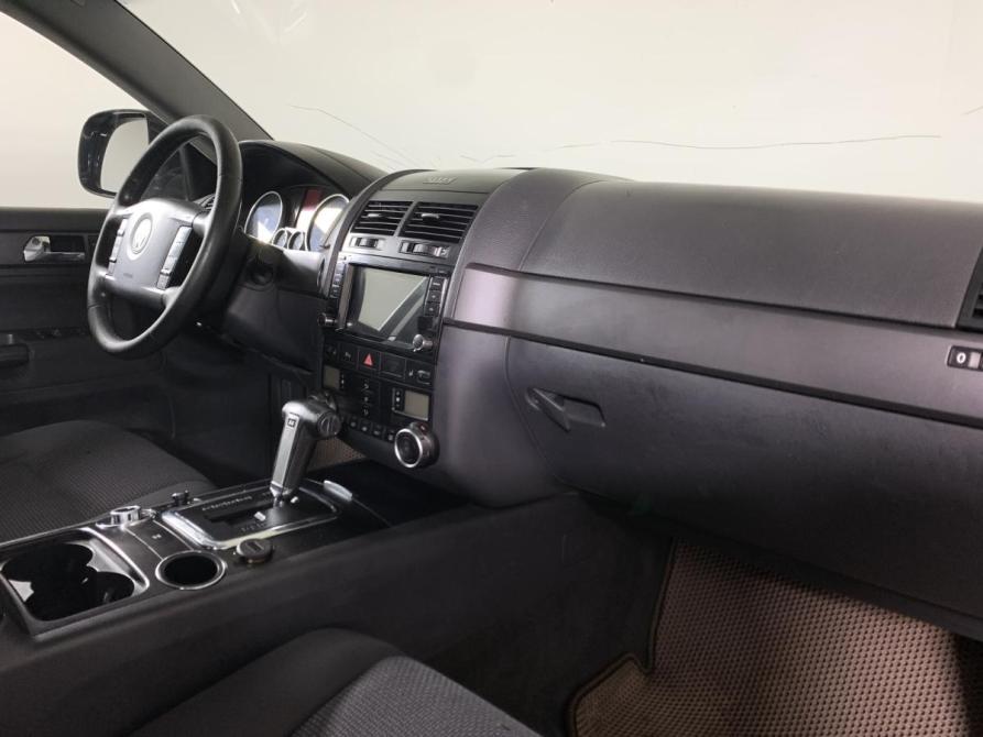 Volkswagen Touareg I Рестайлинг Москва  - изображение 13