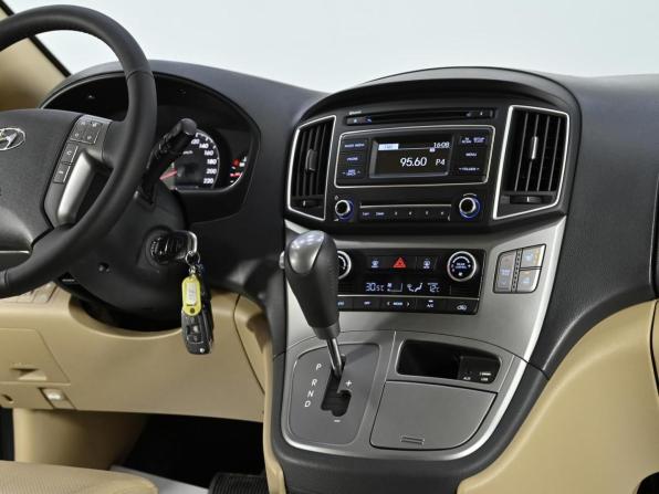 Hyundai H-1 II Рестайлинг 2 с пробегом 2019 года, цена 2 549 000 рублей, 115000 км, минивэн, Автокод Объявления