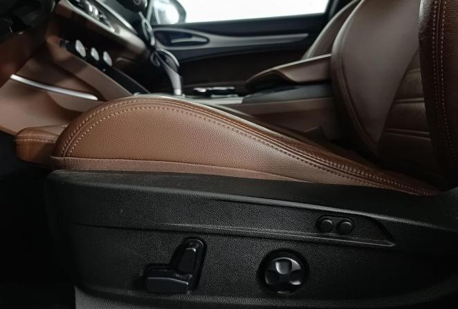 Alfa Romeo Stelvio I с пробегом 2017 года, цена 3 100 000 рублей, 90702 км, внедорожник, Автокод Объявления