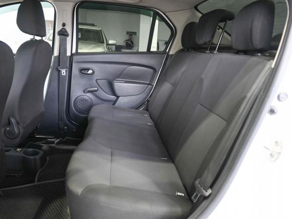Renault Logan II Рестайлинг с пробегом 2019 года, цена 729 900 рублей, 189000 км, седан, Автокод Объявления