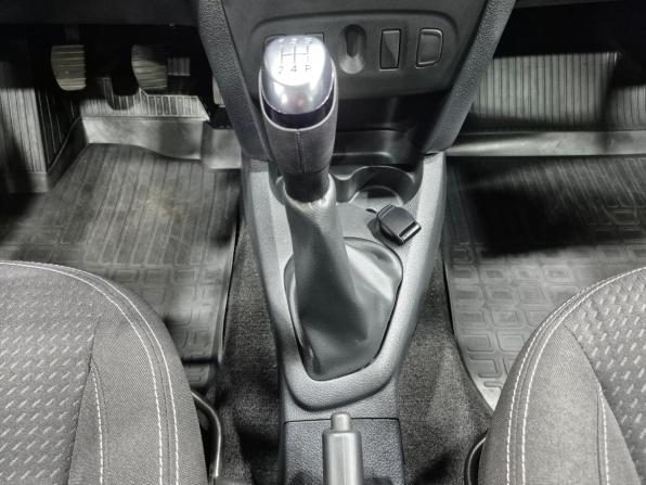 Renault Logan II Рестайлинг с пробегом 2022 года, цена 1 080 000 рублей, 41161 км, седан, Автокод Объявления