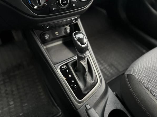 Hyundai Solaris II Рестайлинг с пробегом 2021 года, цена 1 550 000 рублей, 37964 км, седан, Автокод Объявления