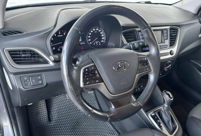 Hyundai Solaris II с пробегом 2018 года, цена 1 350 000 рублей, 153176 км, седан, Автокод Объявления